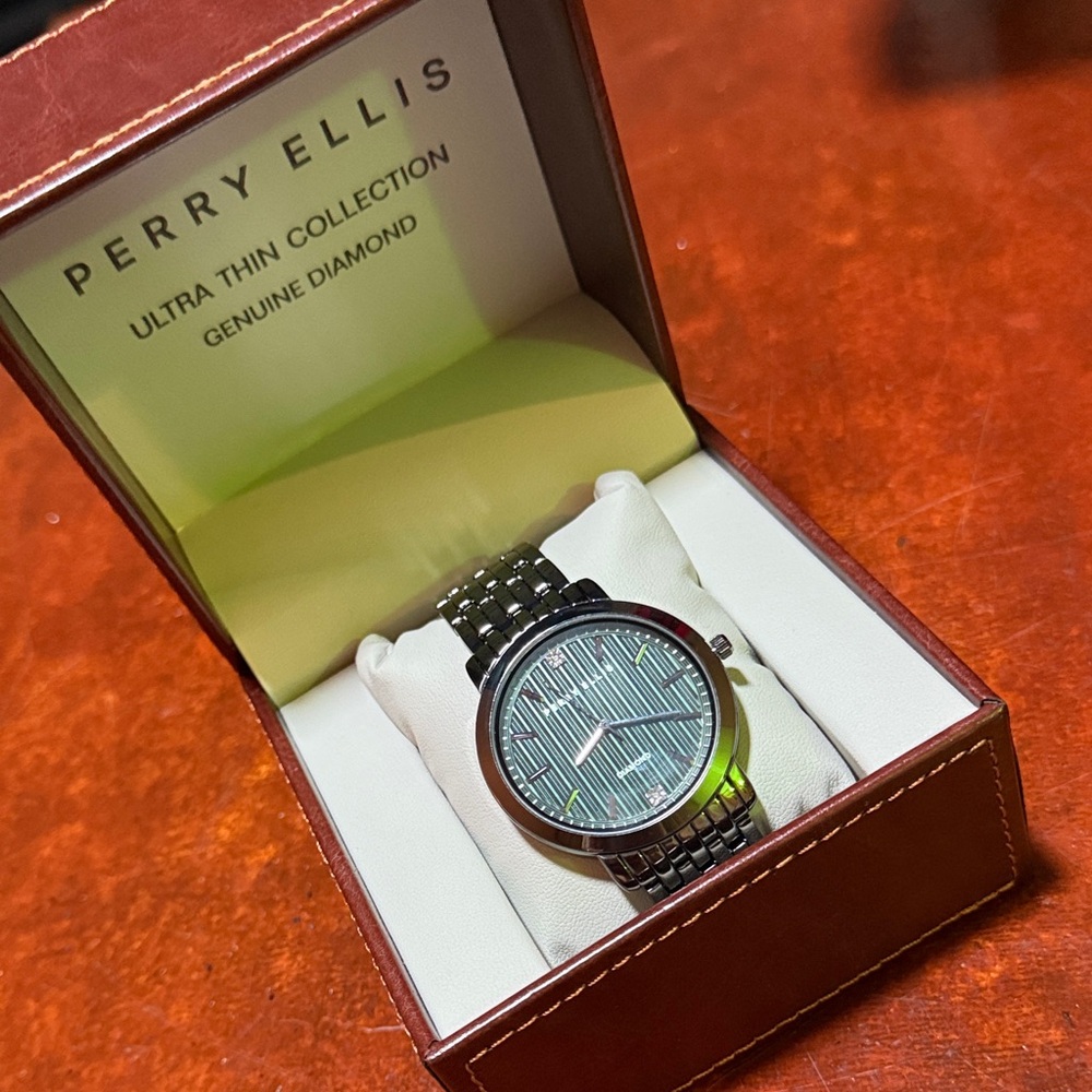 Perry Ellis Men's Watch with Black and Silver Design